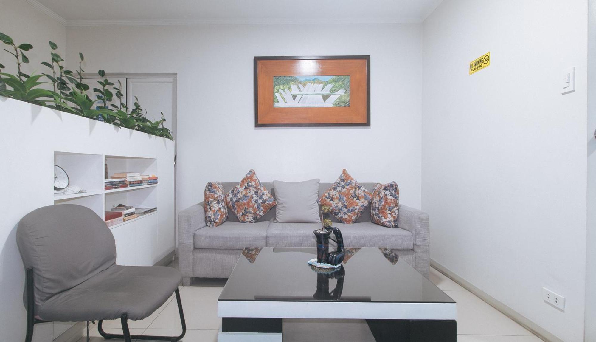 Urbanview At Evangelista Street Makati Makati City Exterior foto