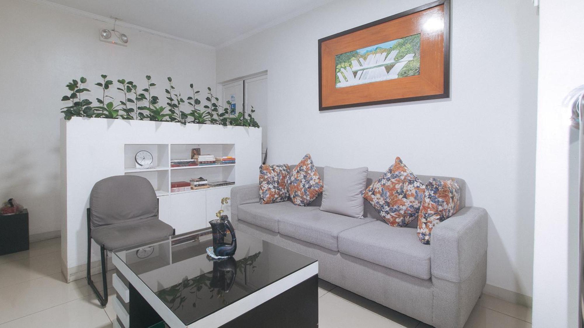 Urbanview At Evangelista Street Makati Makati City Exterior foto