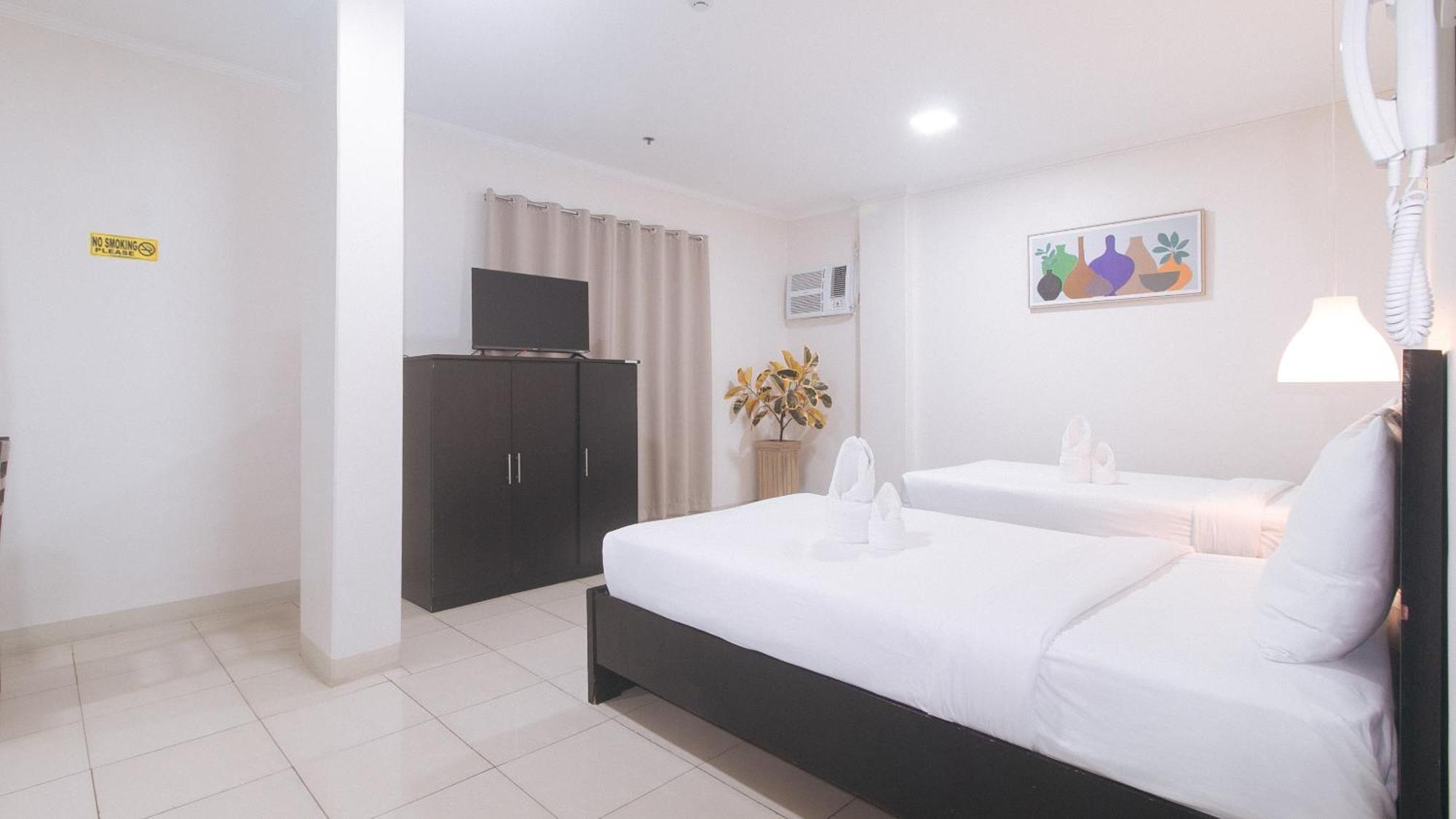 Urbanview At Evangelista Street Makati Makati City Exterior foto