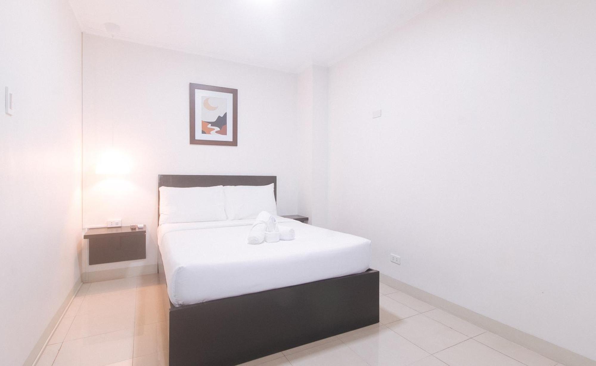 Urbanview At Evangelista Street Makati Makati City Exterior foto